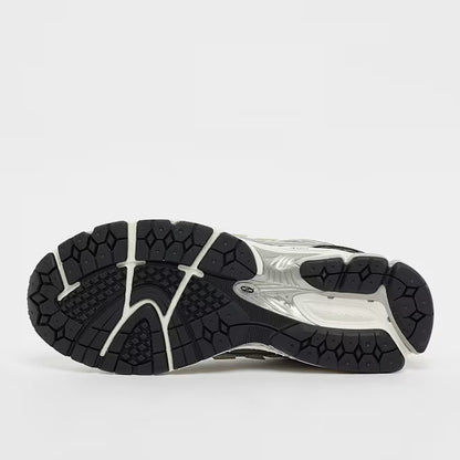 Sneakers for Everyday Wear & Streetwear - Silver/White