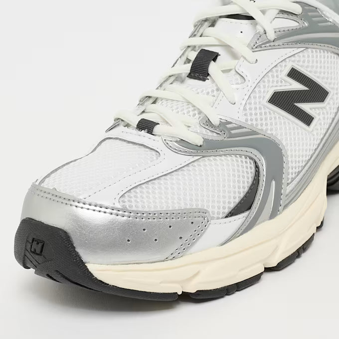 Sneakers for Everyday Wear & Streetwear - White/Silver